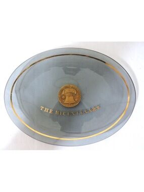 The Bicentenary Oval Plate with Medallion Commemorating 200 Years Vintage Glass